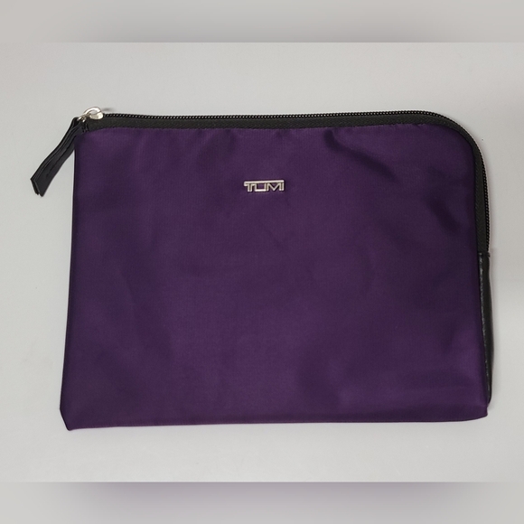 Tumi x Delta International Business One Purple Zippered Travel Accessory Pouch - Picture 3 of 15